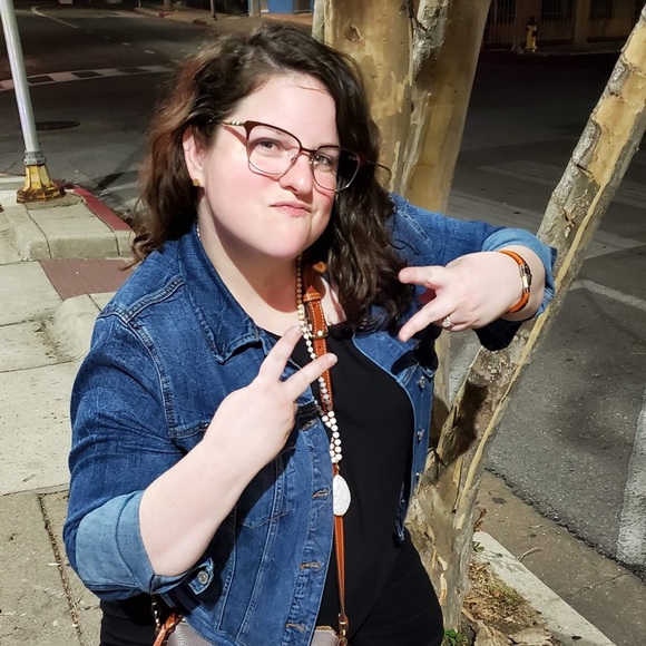 Meet your Posher, Monica - Picture 1 of 1